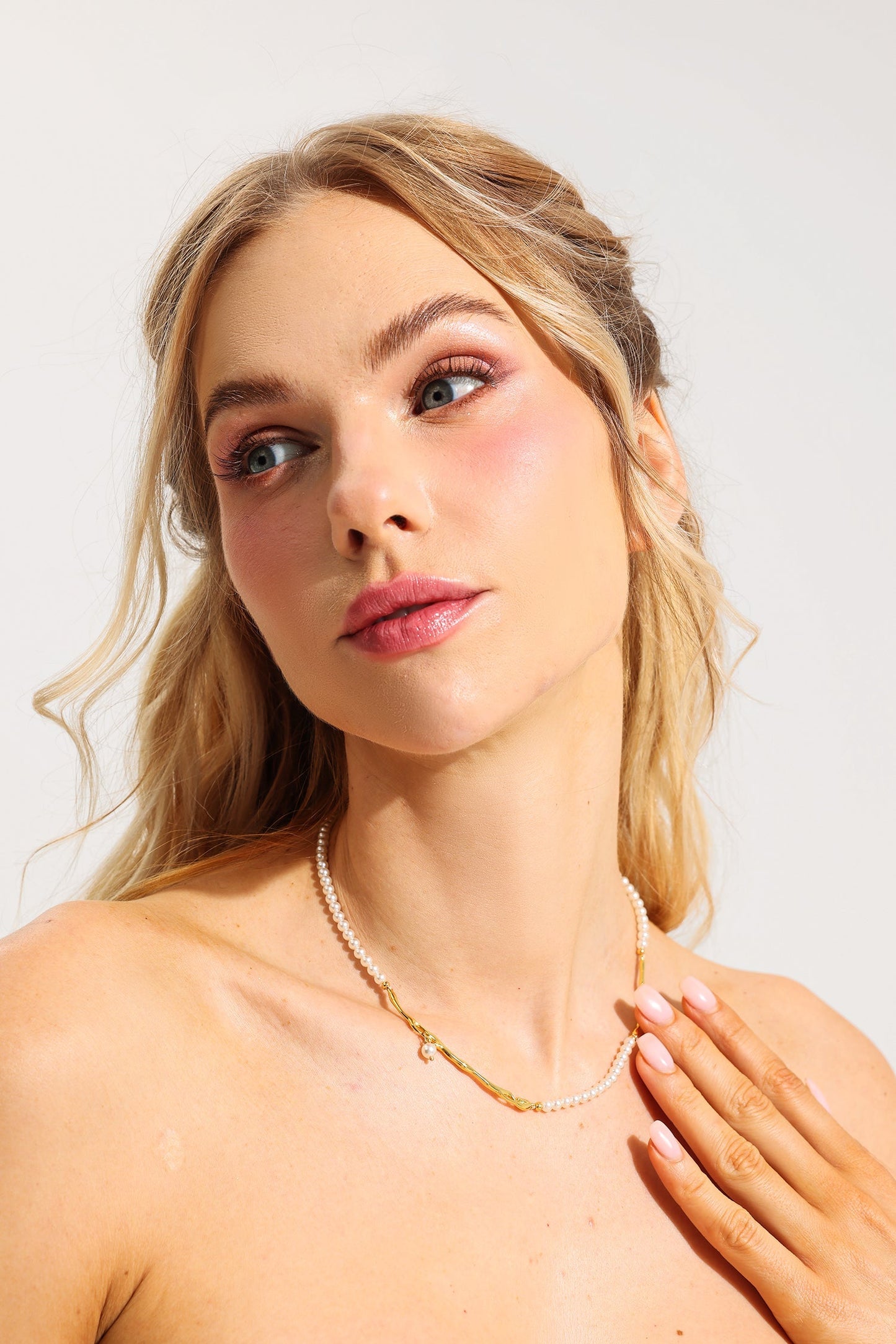 Faux Pearl Metal Necklace