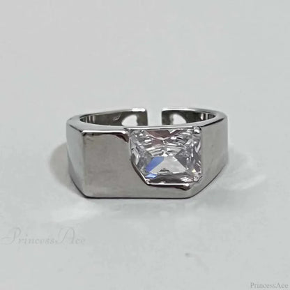 Gender-neutral Vintage Wings Skeleton Gothic Ring