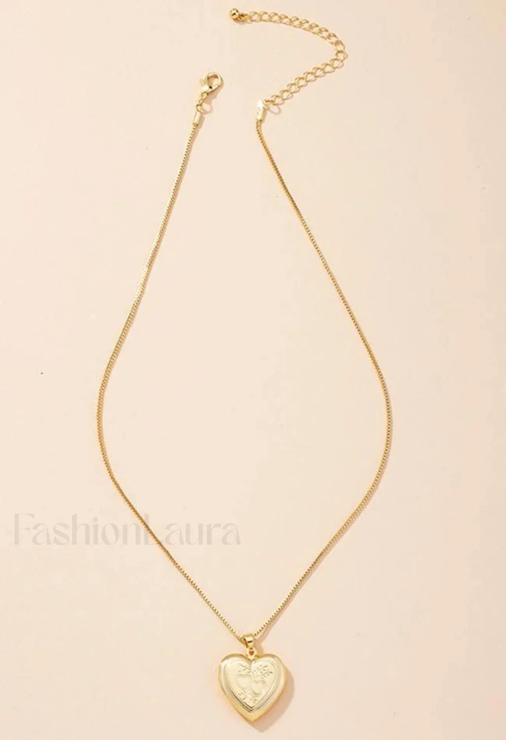Heart-shaped Pendant Necklace