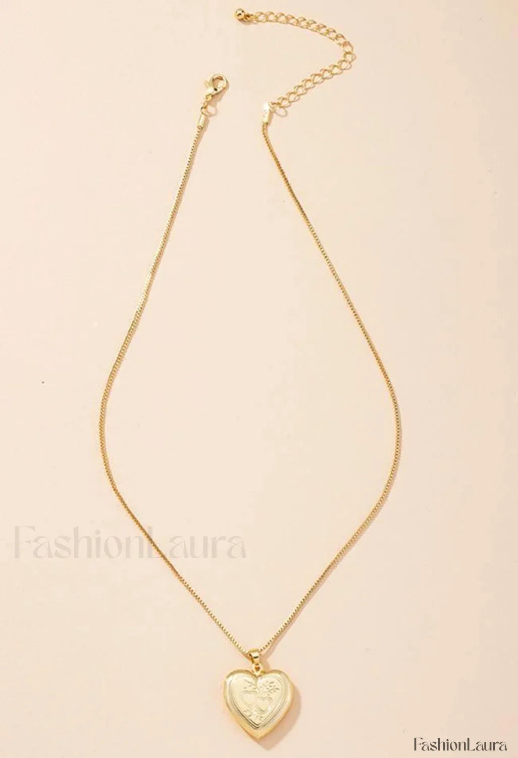 Heart-shaped Pendant Necklace