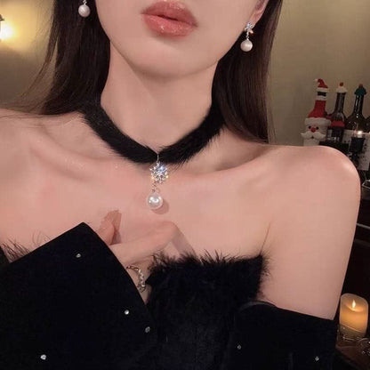 Fluffy faux pearl decor choker necklace  | Festival Outfits Women