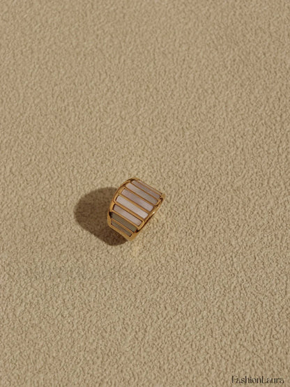 Pinctada Charming Decor Ring