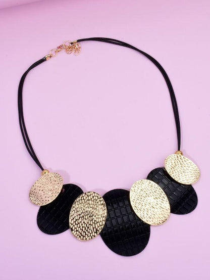 Textured Oval Pendant Necklace for Women