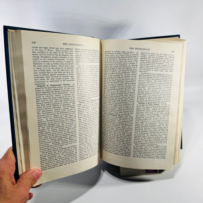 The Abingdon Bible Commentary War Edition Abingdon-Cokesbury Hardcover with Slipcase